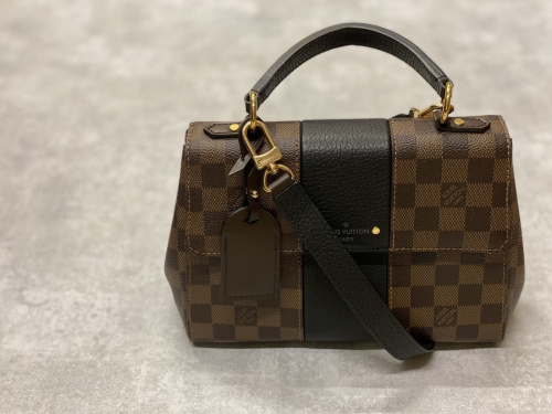 ラグジュアリーブランドのLOUIS VUITTON 　