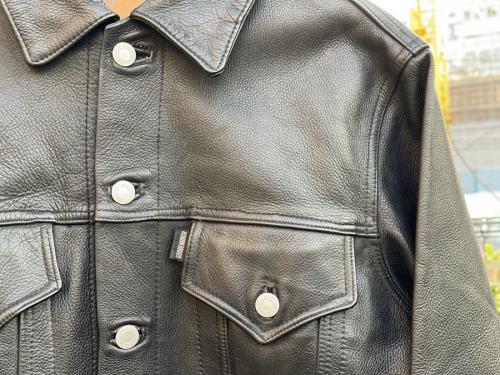 グッドイナフのカウレザートラッカージャケット