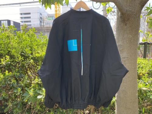 シセのバルーンブルゾン