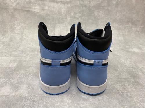 ナイキのエアジョーダン１レトロハイ