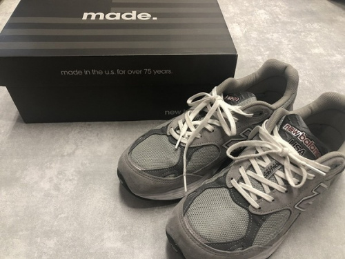 スニーカーのNEW BALANCE