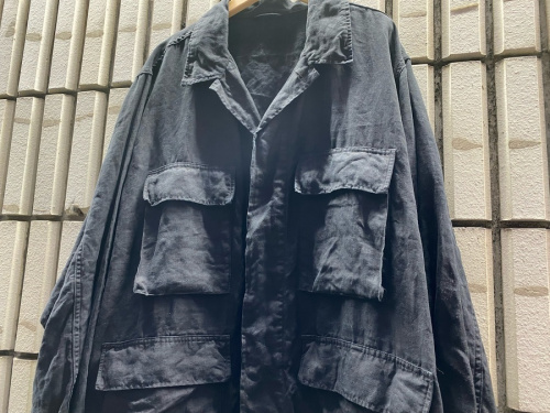 ドメスティックブランドのCOMOLI