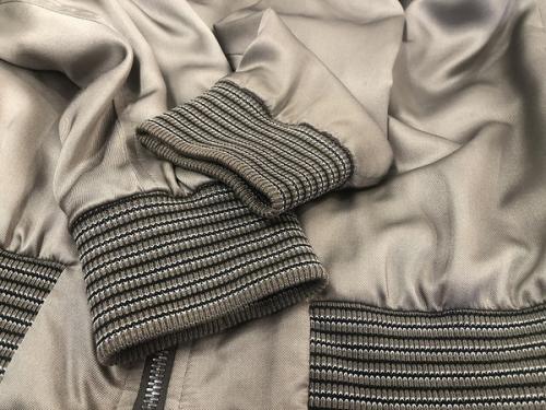 グッチのシルクブルゾン