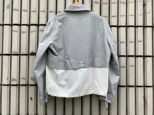 シャネルのココマークバイカラーブルゾン