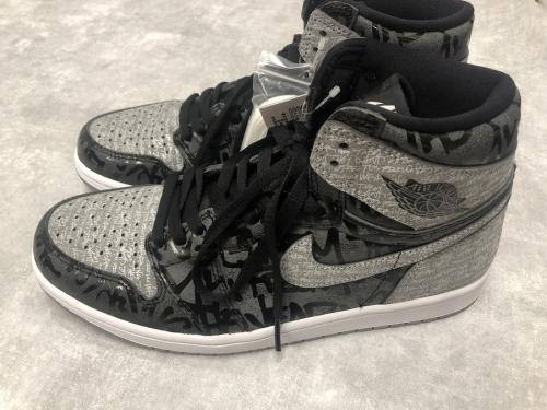 ナイキのジョーダンレトロハイOGリベリオネア