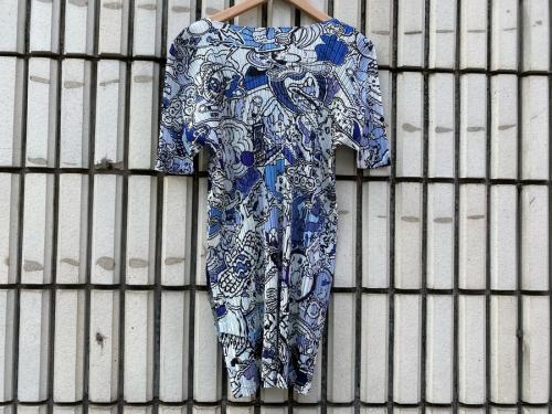 プリーツプリーズの総柄プリーツカットソー