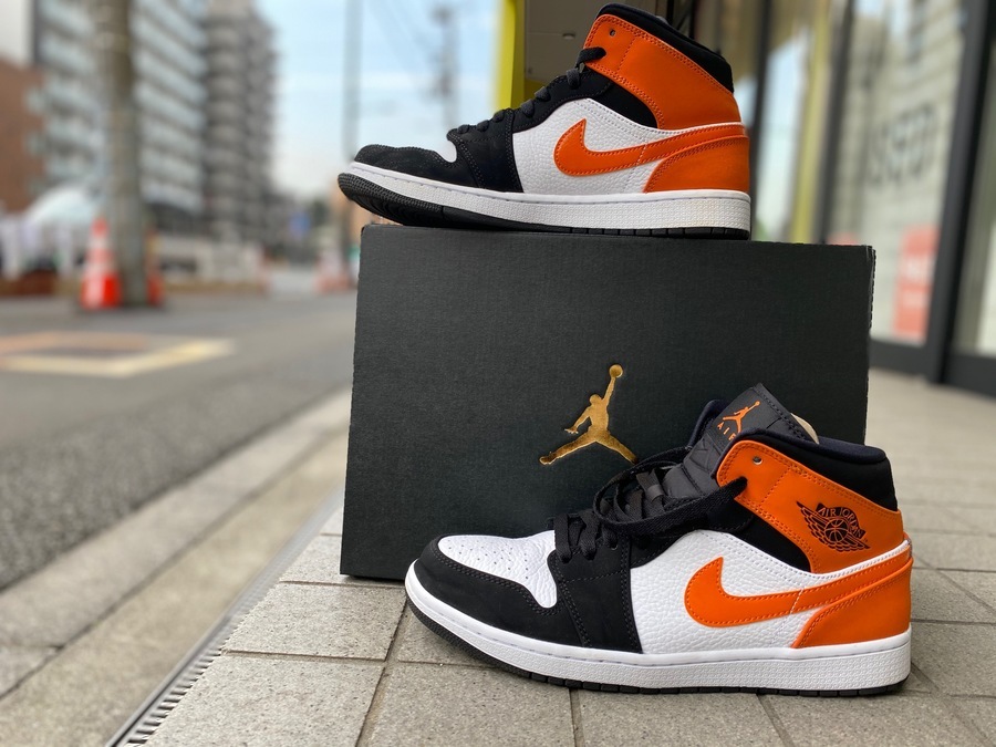 Nike Jordan1 Mid Shattered backboard