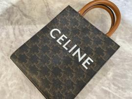 「ラグジュアリーブランドのCELINE 」