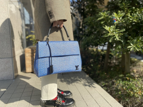 ラグジュアリーブランドのLOUIS VUITTON 　