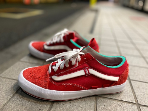 あのカスタムVANSが入荷… VAULT OLD SKOOL CAP LX *REGRIND