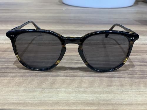 オリバーピープルズのサングラス
