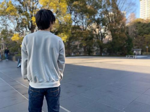 オーラリーのスウェット