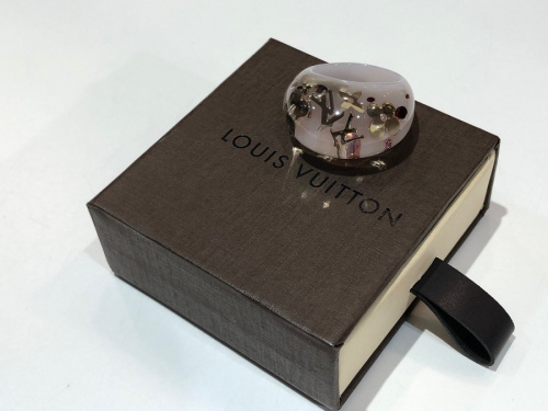 ラグジュアリーブランドのLOUIS VUITTON 　