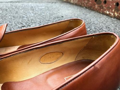 エドワードグリーンのレザースリッポン