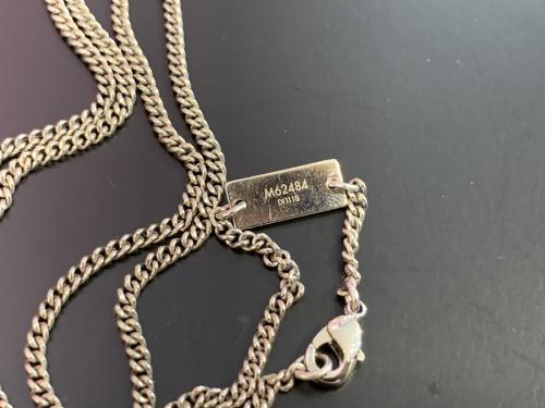 LOUIS VUITTON 　のルイ ヴィトン　