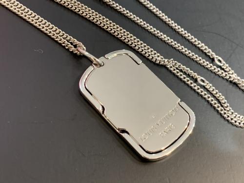 ルイ ヴィトン　のロケットネックレス