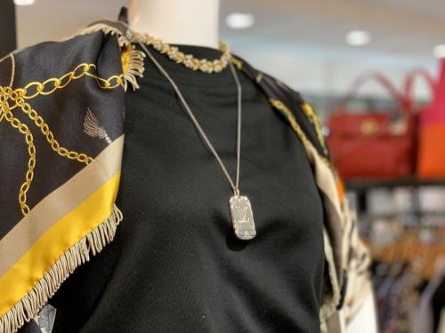 ロケットネックレスのシルバー