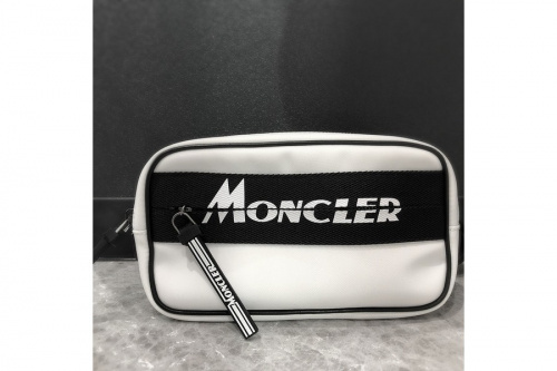 インポートブランドのMONCLER