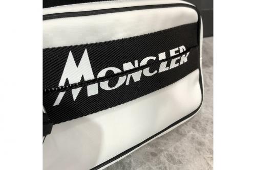 モンクレールのバッグ