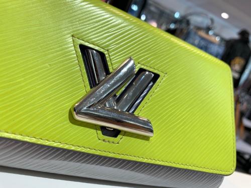 ルイ ヴィトン　のポルトフォイユ・ツイスト