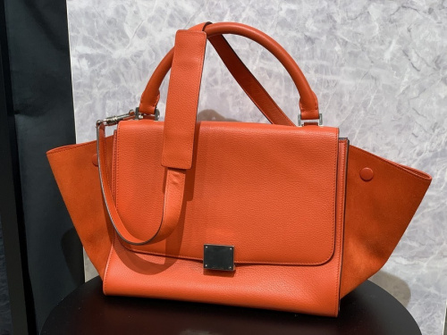 ラグジュアリーブランドのCELINE