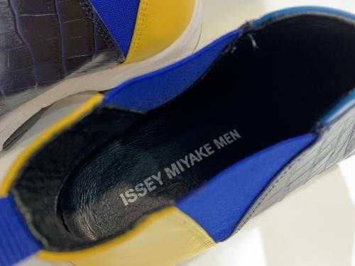 サイドゴアスニーカーのマルチカラー