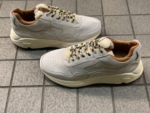 ブッテロのスニーカー