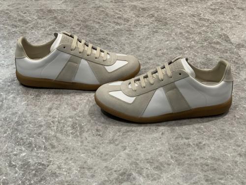 メゾンマルジェラ 22のジャーマントレーナー