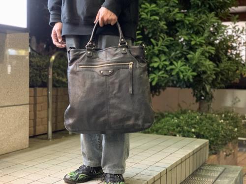 バレンシアガの2wayショルダーバッグ