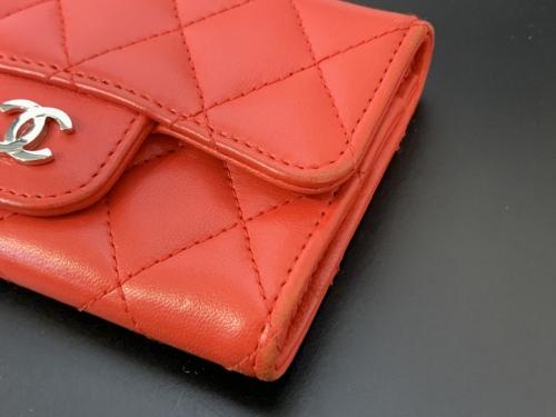 シャネルのマトラッセカードケース