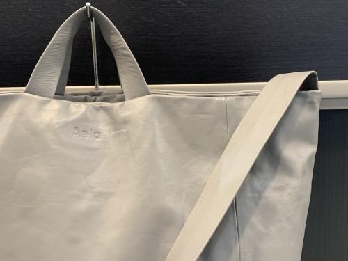 アエタのKIP SHOULDER TOTE