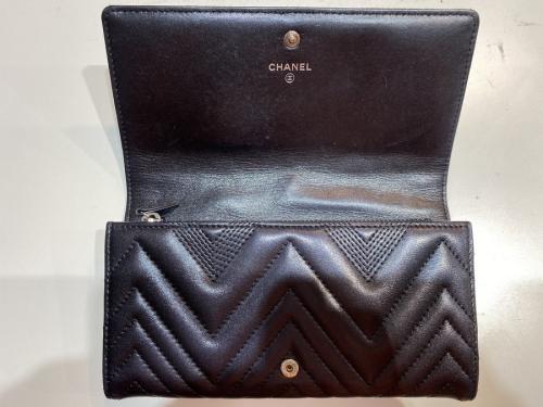 ココマークVステッチロングウォレットの目黒