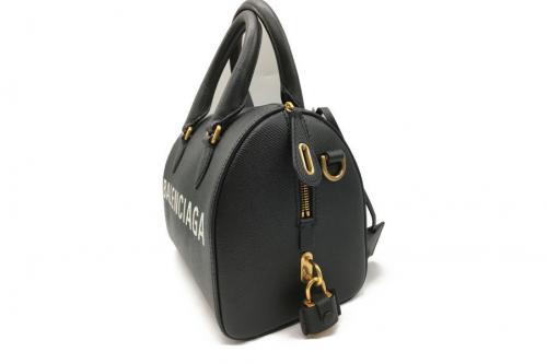 バレンシアガのSMALL VILLE BOWLING BAG