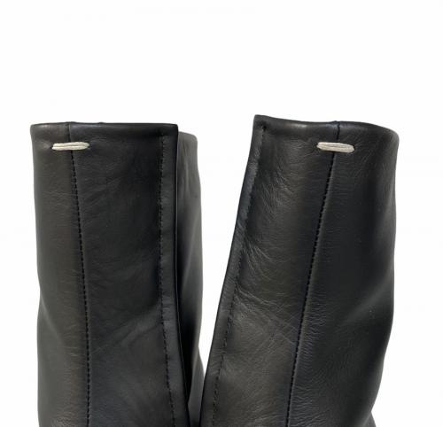 メゾンマルジェラの足袋ミドルブーツ