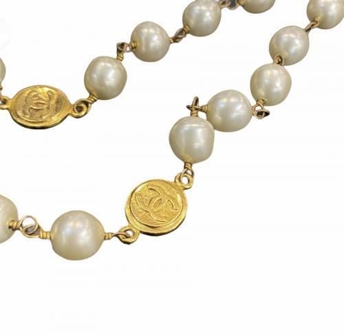 シャネルのココマークパールネックレス