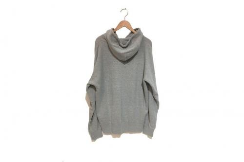 ウィンダンシー × ファセッタズムのプルオーバーパーカー