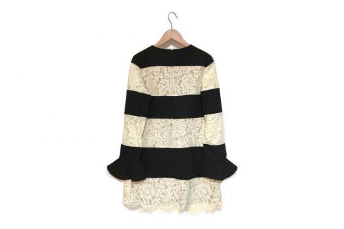 レースワンピースのレースパネルワンピース　VALENTINOワンピース　VALENTINOレース