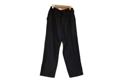 コモリのウールシルクセットアップ