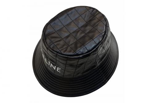 CELINEレザーバケットハット