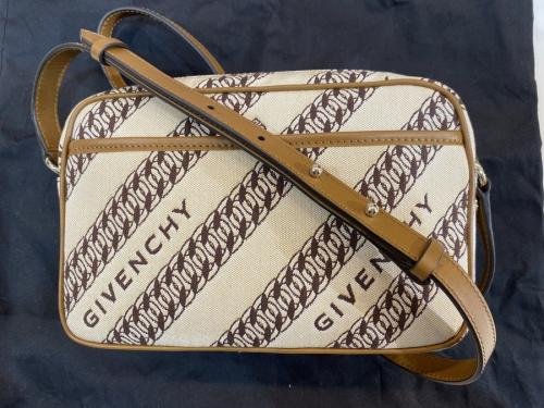 GIVENCHYのジバンシー