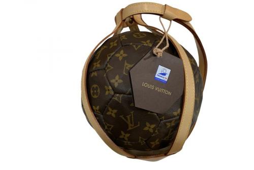 LOUIS VUITTON 　のルイ ヴィトン　