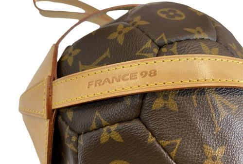 ルイ ヴィトン　の98年 ワールドカップ フランス大会限定 モノグラム サッカーボール