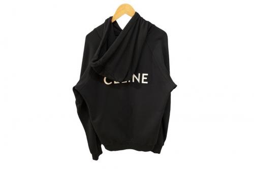 セリーヌのバックロゴプリントフーディー