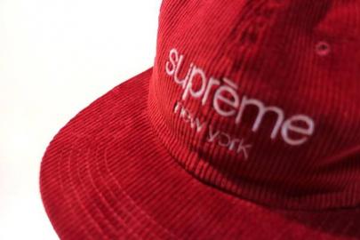 「メンズのSUPREME 」