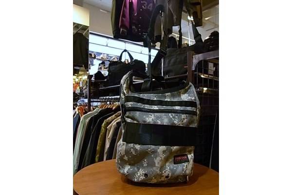 BRIEFING(ブリーフィング)よりトゥモローランド別注デイトリッパーの