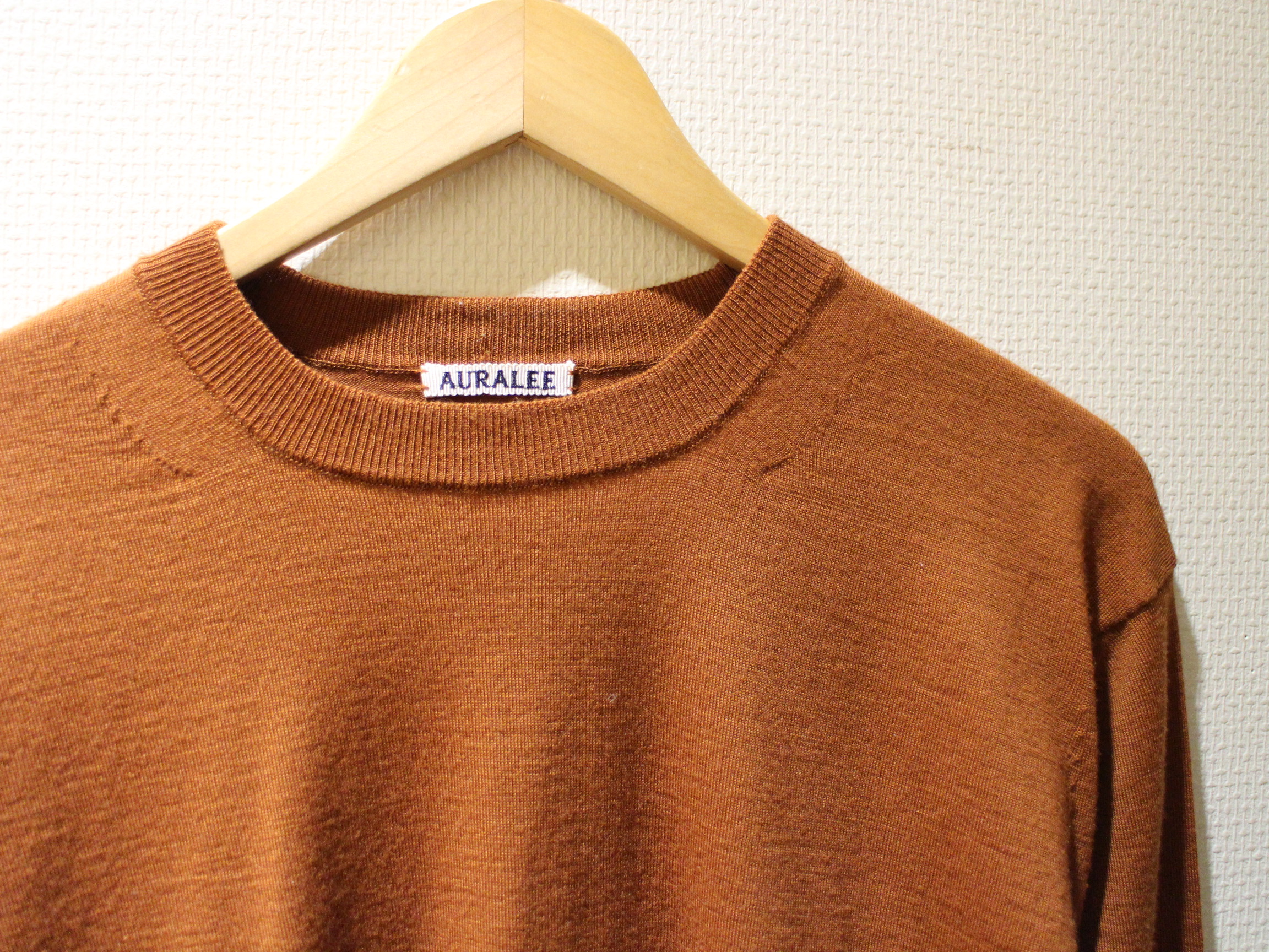 AURALEE/オーラリーより、ウールカシミヤの大定番ニット入荷しました 