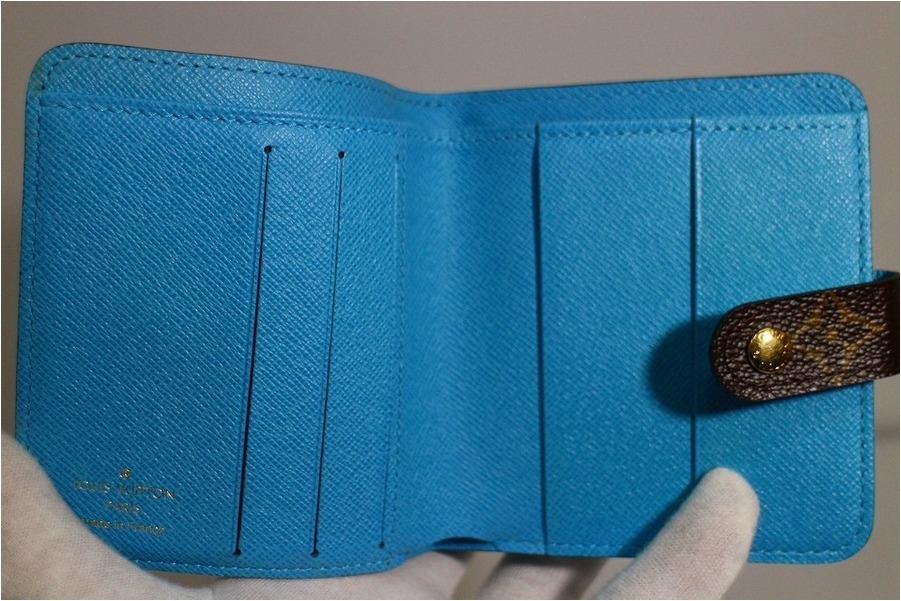 LOUIS VUITTON(ルイヴィトン)グルーム コンパクト・ジップ入荷