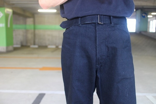 comoli ベルテッドデニムパンツ サイズ3 コモリ