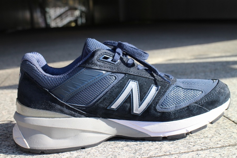 new balance/ニューバランス】よりスニーカー（M990NV5）が買取