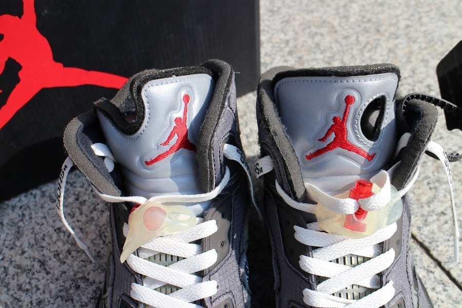 NIKE×Off-White/ナイキ×オフホワイト】よりAIR JORDAN 5 RETRO